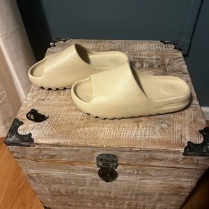 Adidas x Yeezy Slides Men's Size 10